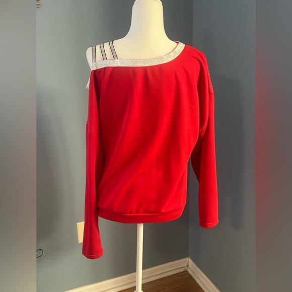 Cold shoulder ladies top with bling - Picture 3 of 10